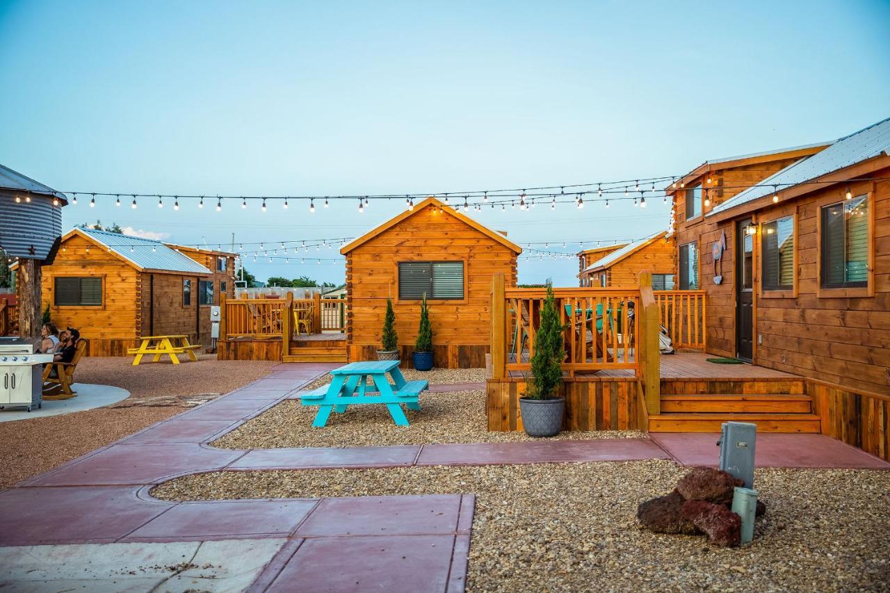 The Big Texan - And Wagons 4*